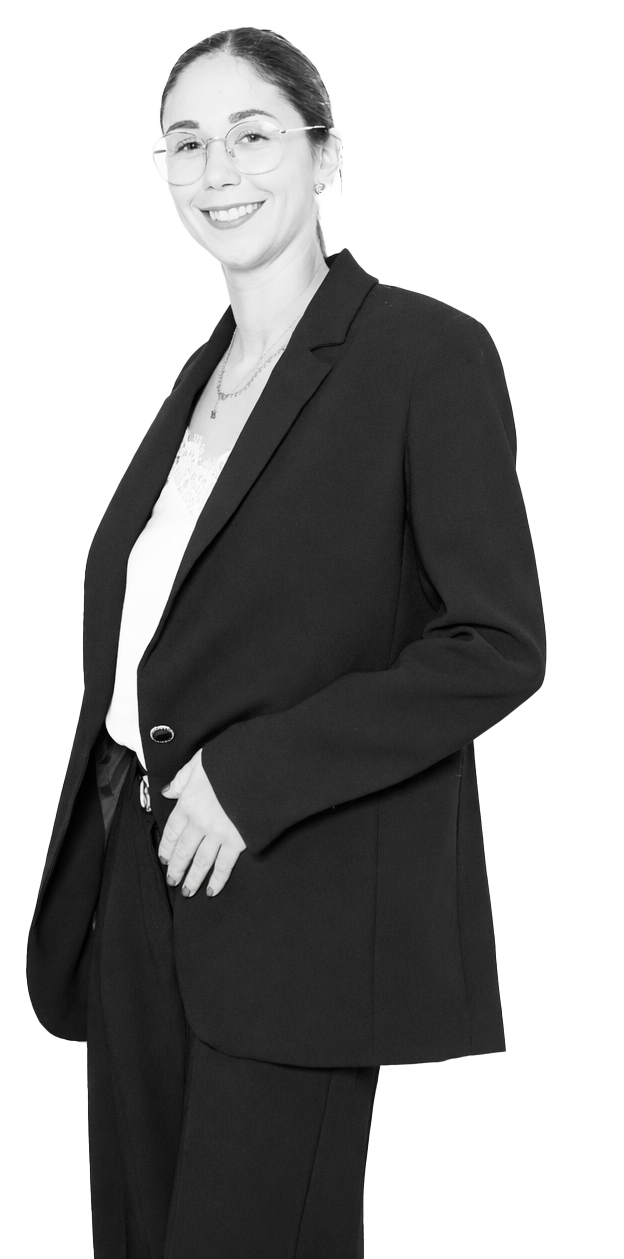 Portrait de Eva, graphiste et webdesigner freelance à Aubagne